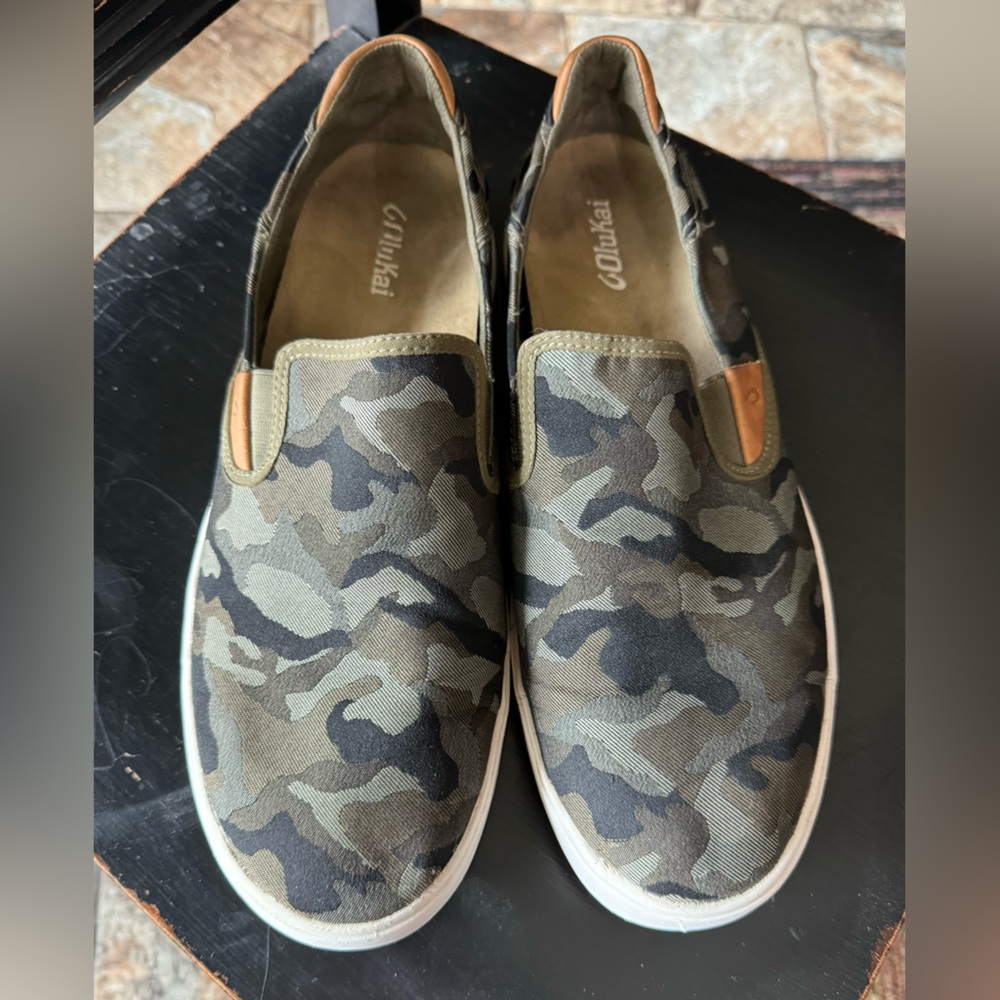OluKai No Longer Available Model Men’s Slip Ons Size 13